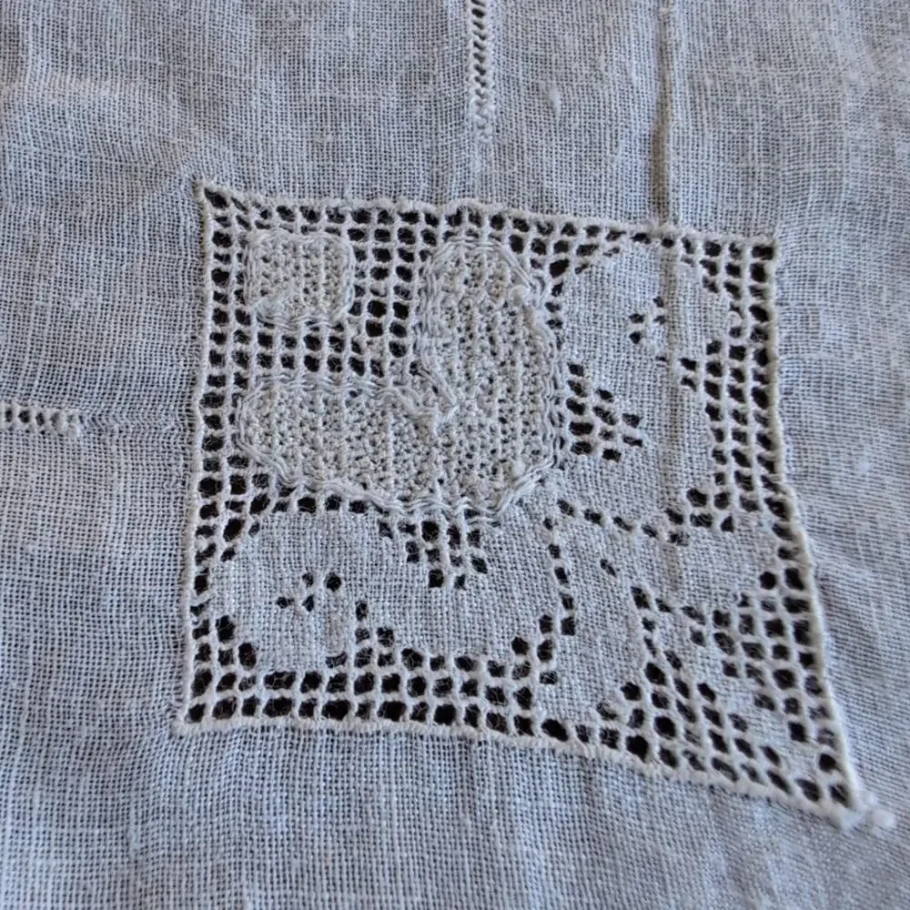 Vintage Handmade Tablecloth Whitework Embroidery & Filet Lace Inserts 50